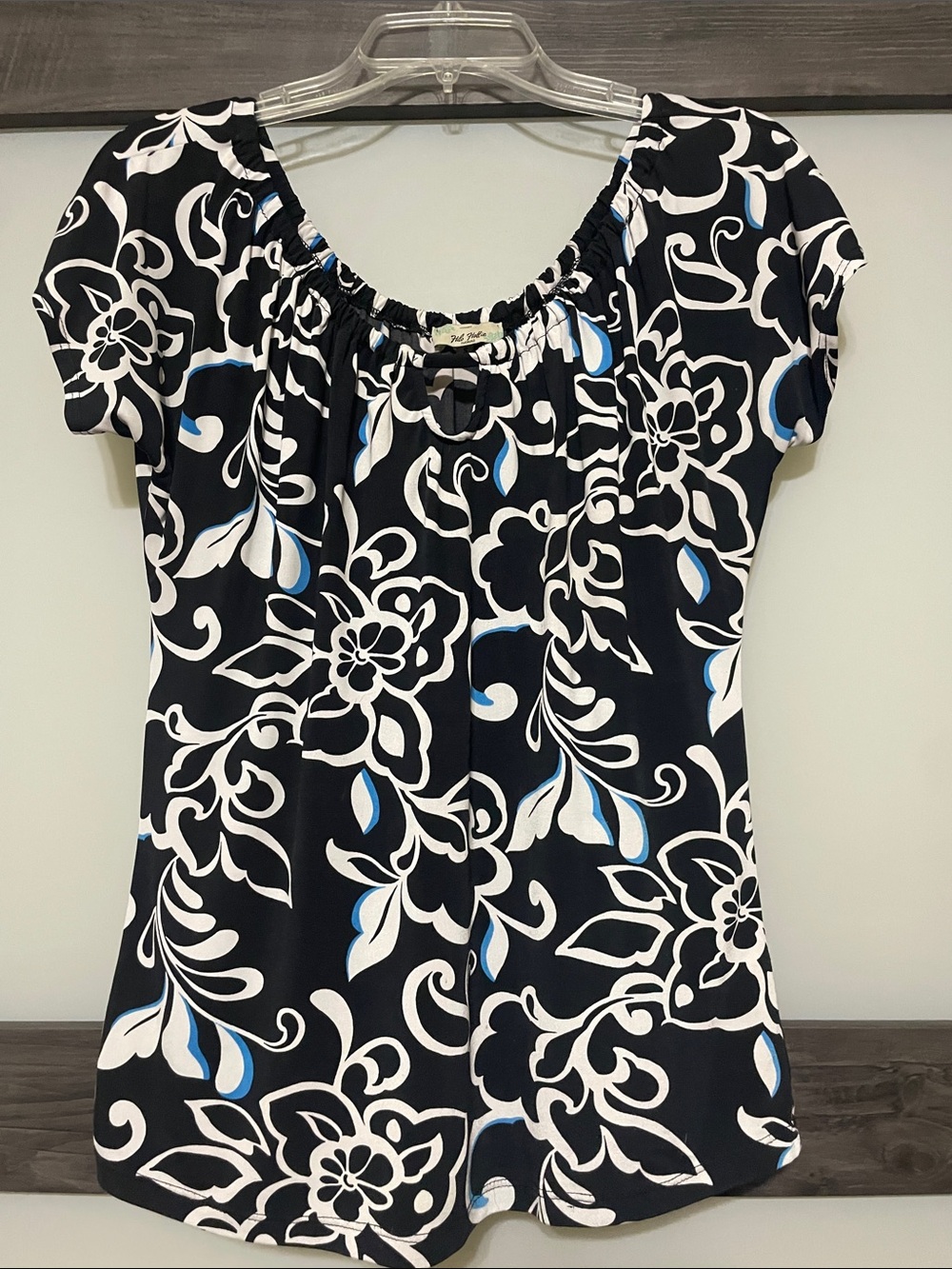 Hilo Hattie Black White and Blue Floral Scoop Neck Blouse